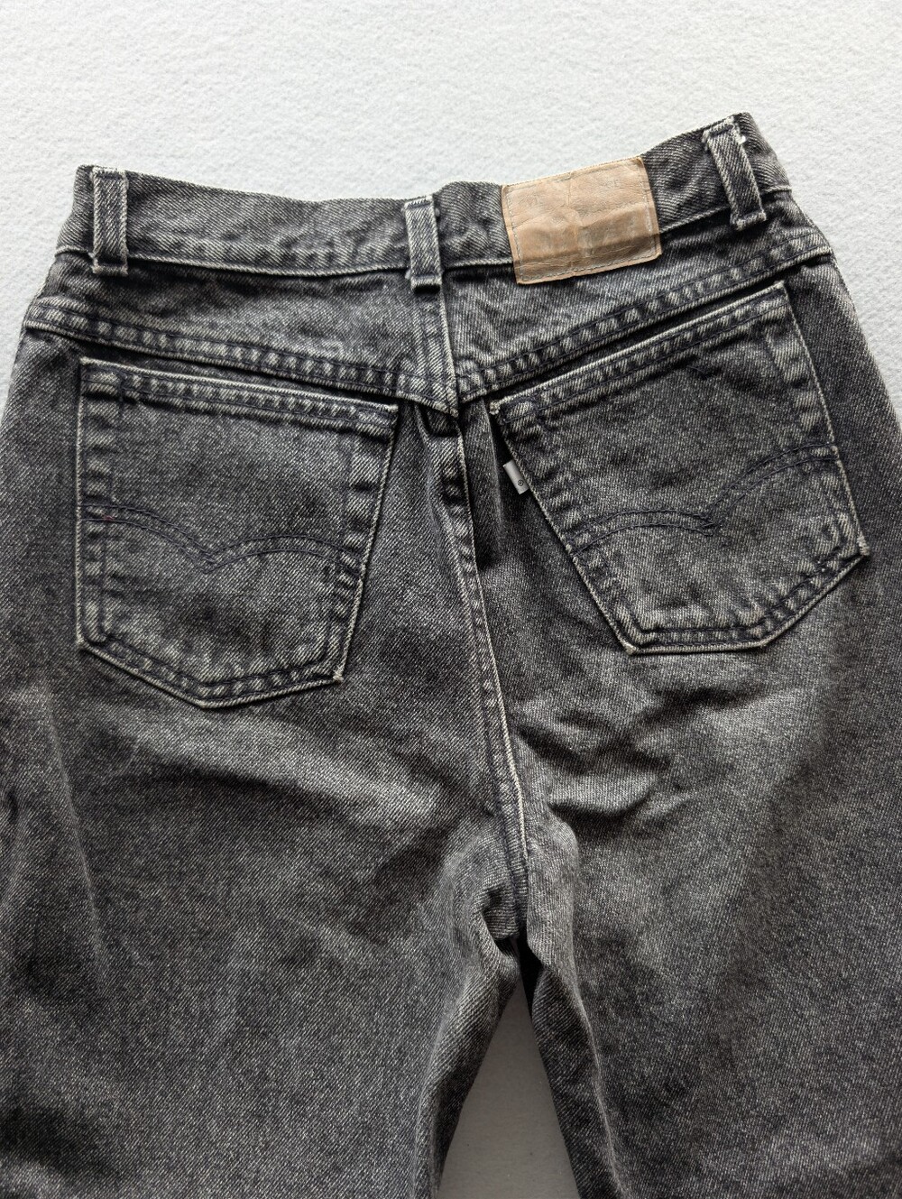 Rare 1980s Vintage Levi's 900 Series Women's Black Denim Jeans Tapered High Rise - Picture 3 of 14